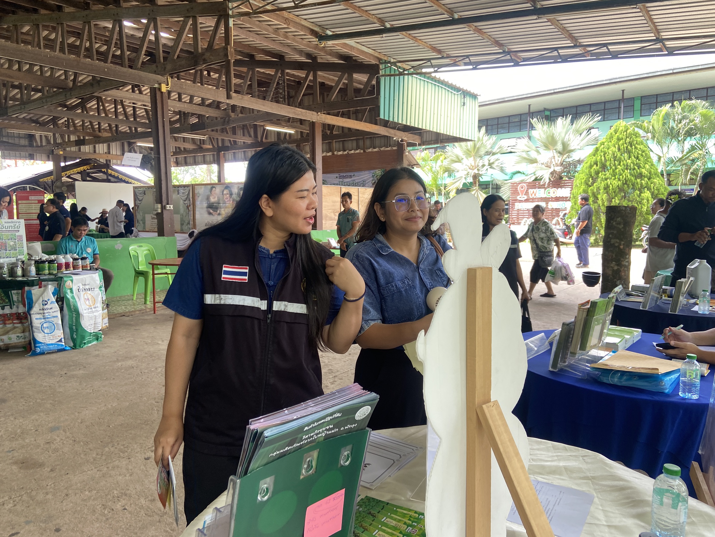 title - วันที่ 23 มิถุนายน 2569 นายวิทูล ประดิษฐบุญ ปฏิรูปที่ดินจังหวัดปราจีนบุรี มอบหมายให้ ข้าราชการ และเจ้าหน้าที่ ส.ป.ก.ปราจีนบุรี เข้าร่วมโครงการคลินิกเกษตรเคลื่อนที่